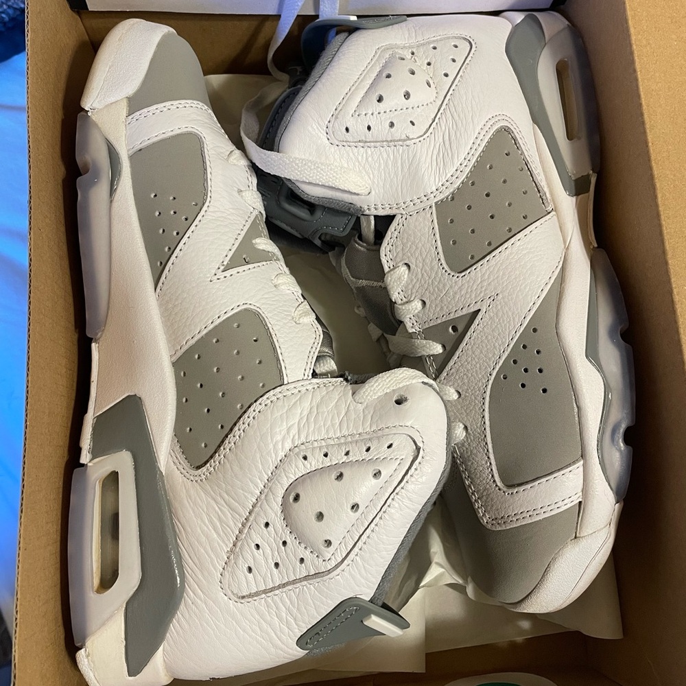 Jordan’s size 6.5 y